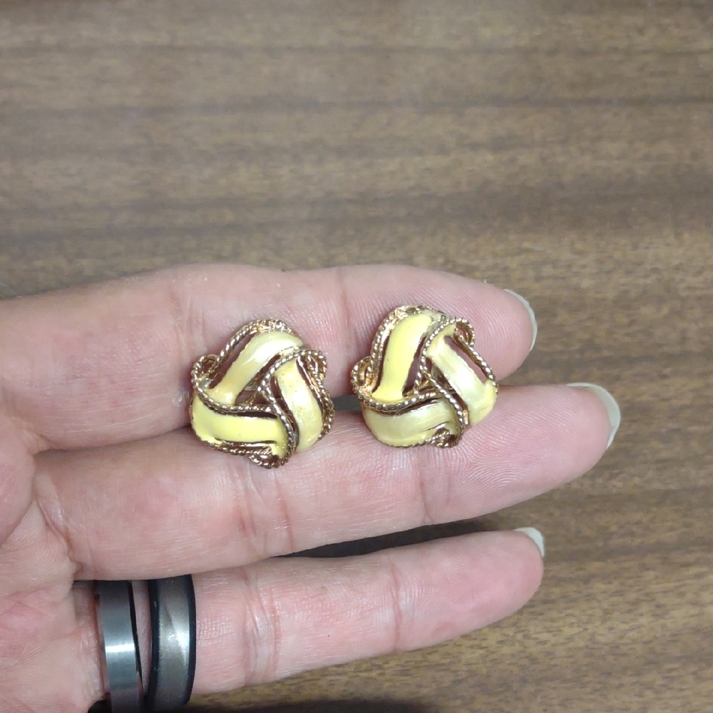 Gorgeous Gold and Cream Knot Earrings